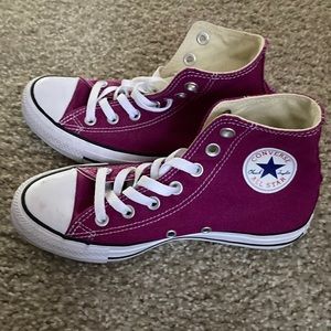 Converse-cranberry colored